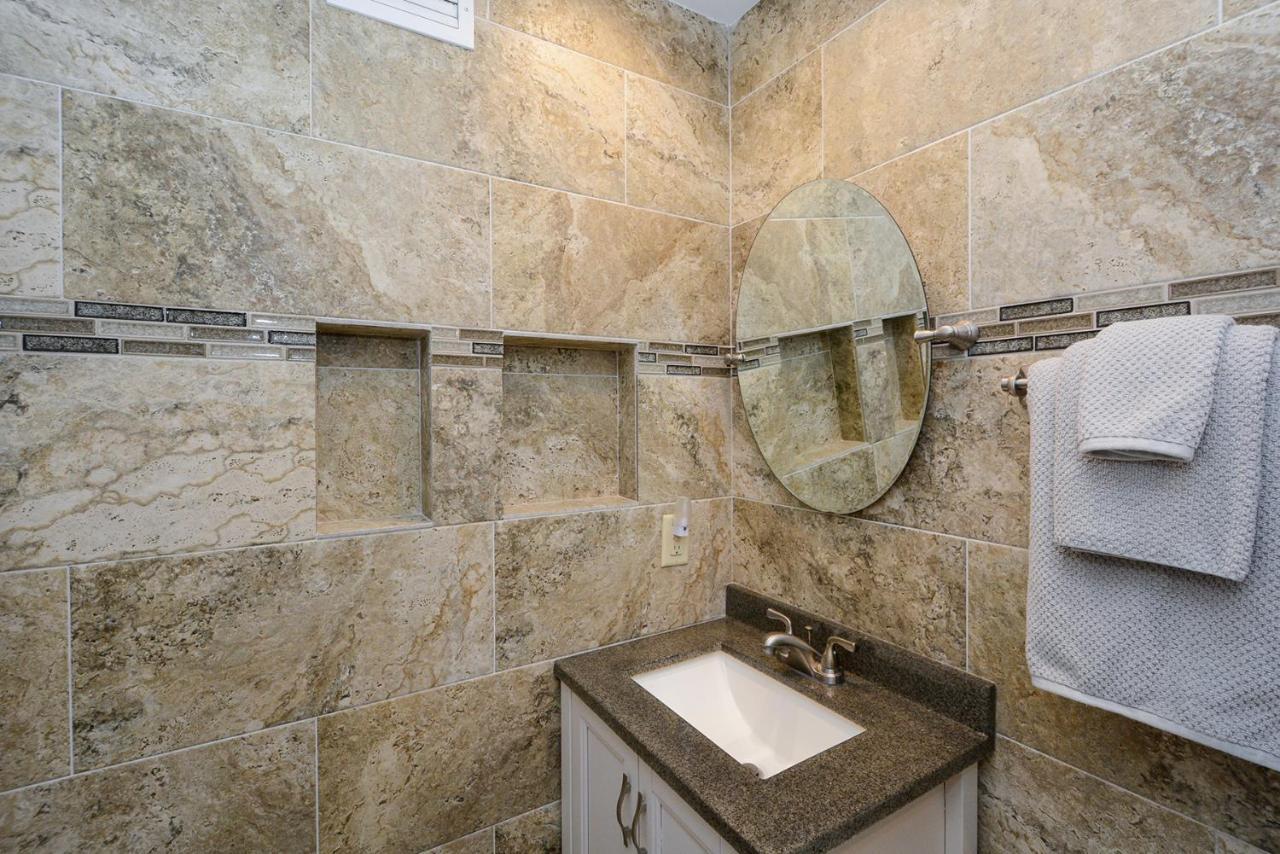 Canal 315 - Right In Siesta Key Village! Экстерьер фото